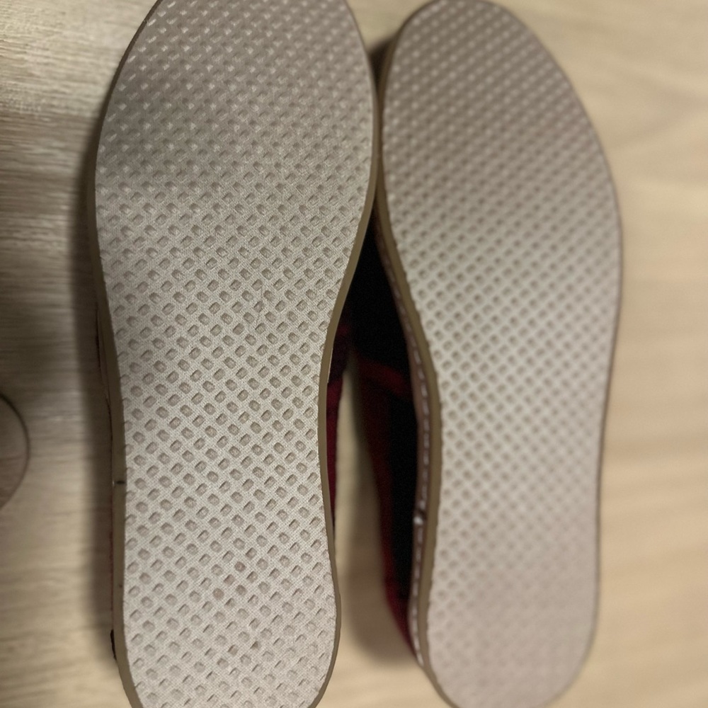 TOMS - Picture 3 of 3
